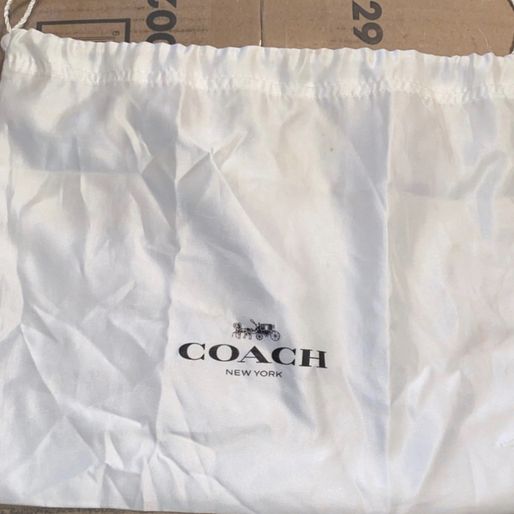 🎉HOST PICK🎉 Selling a Coach Willis purse/w dust bag - Picture 8 of 8
